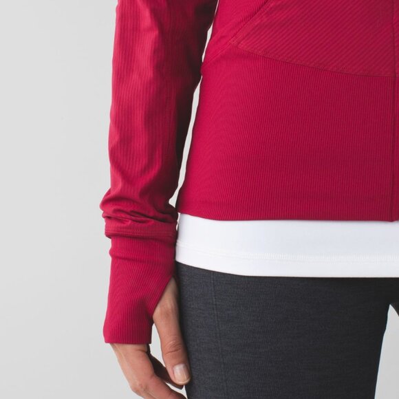 *Lululemon* REVERSIBLE - In Flux Jacket in Cranberry - size 6 - HTF! - Picture 5 of 16